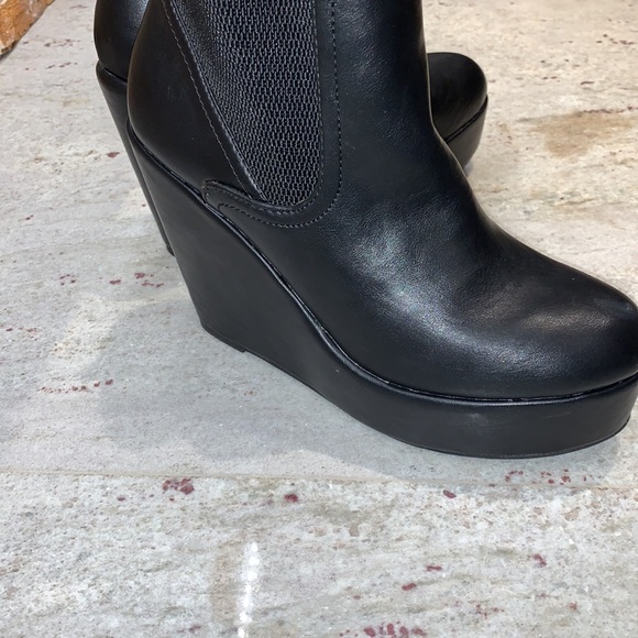MOSSIMO 9 Black Wedge Booties - Picture 3 of 9